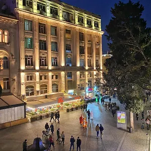 Hotel Center, Bakoe